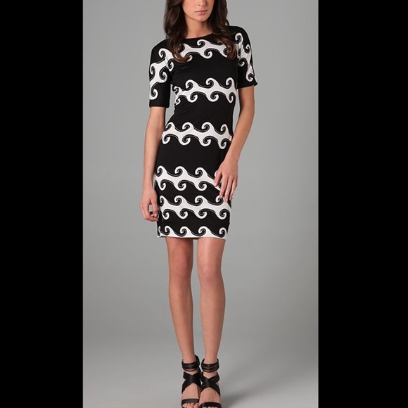 Diane Von Furstenberg Dresses & Skirts - Diane Von Furstenberg Mod Dress